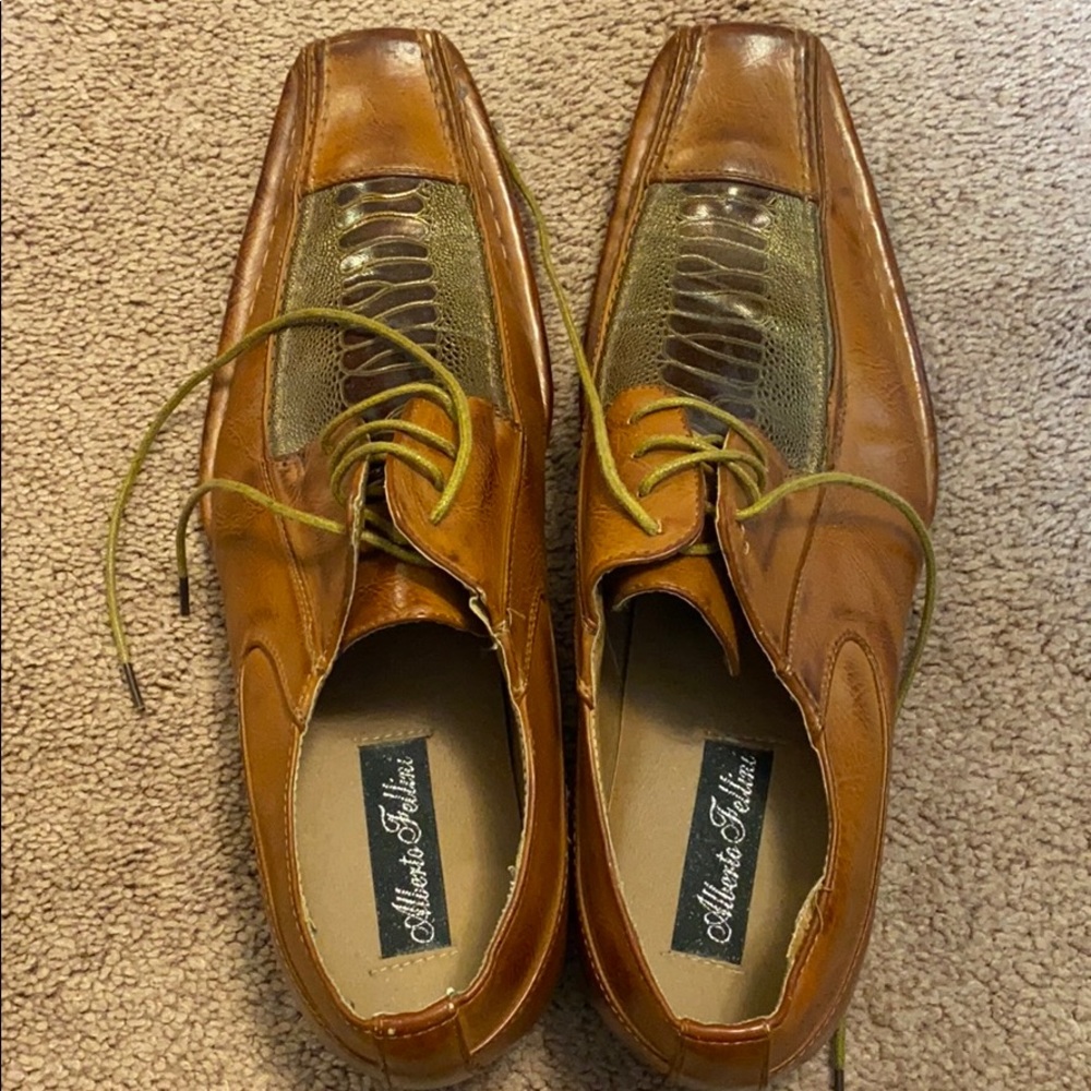 Brown/snakeskin men’s dress shoes